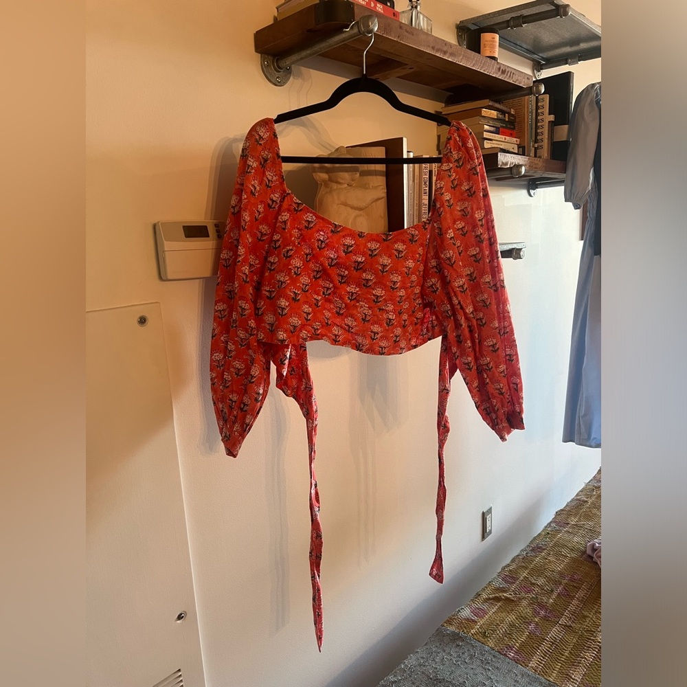 Ciao Lucia coral floral tie back blouse